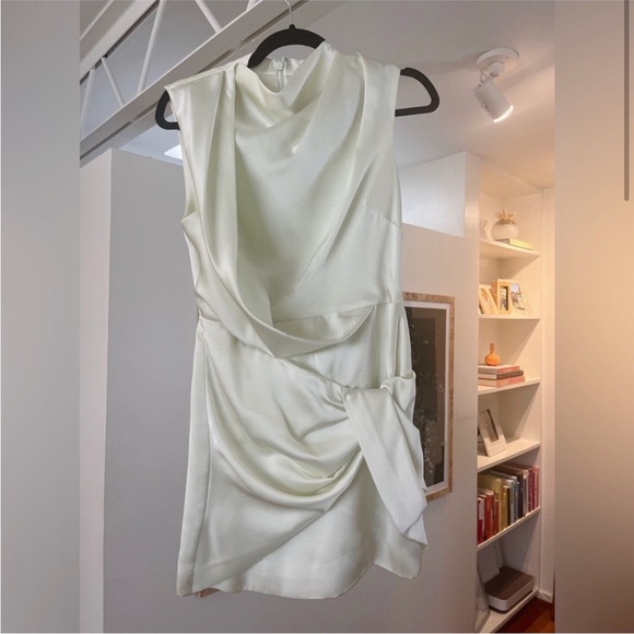 Acler Jasper Dress in Silky Green as seen on Paola Alberdi - Picture 5 of 6